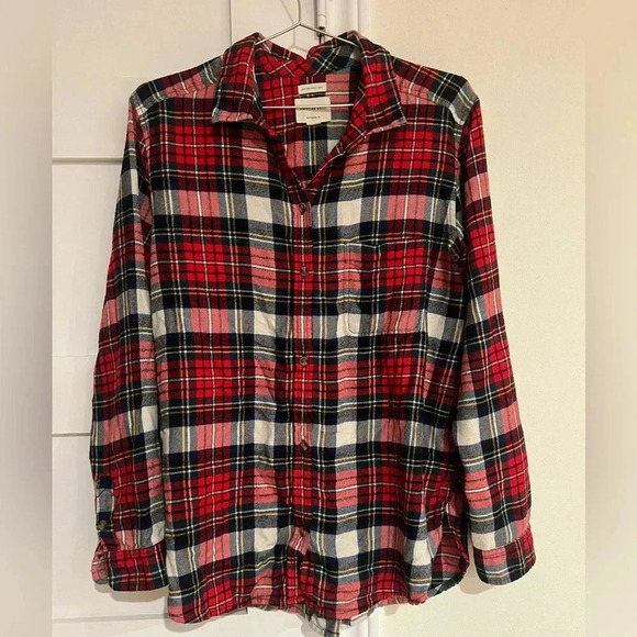 American Eagle red & navy plaid flannel button down boyfriend fit size Large EUC - Picture 1 of 4